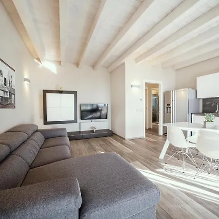 La Giolosa Gardapartments Aparthotel Moniga del Garda
