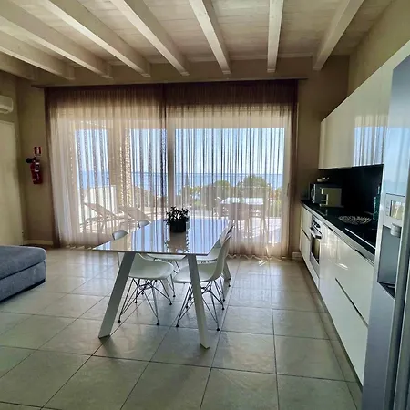 Aparthotel La Giolosa Gardapartments 3*