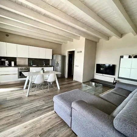 Aparthotel La Giolosa Gardapartments Moniga del Garda