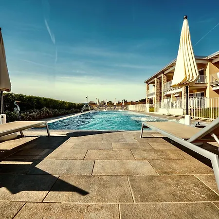 Lejlighedshotel La Giolosa Gardapartments 3*